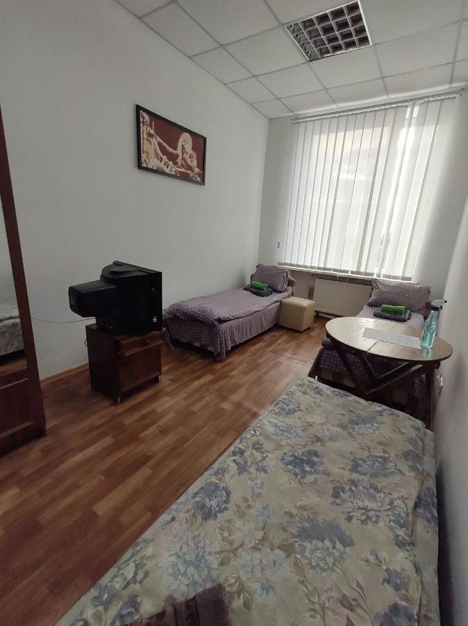 Отель Меридиан Zolotonosha Bagian luar foto
