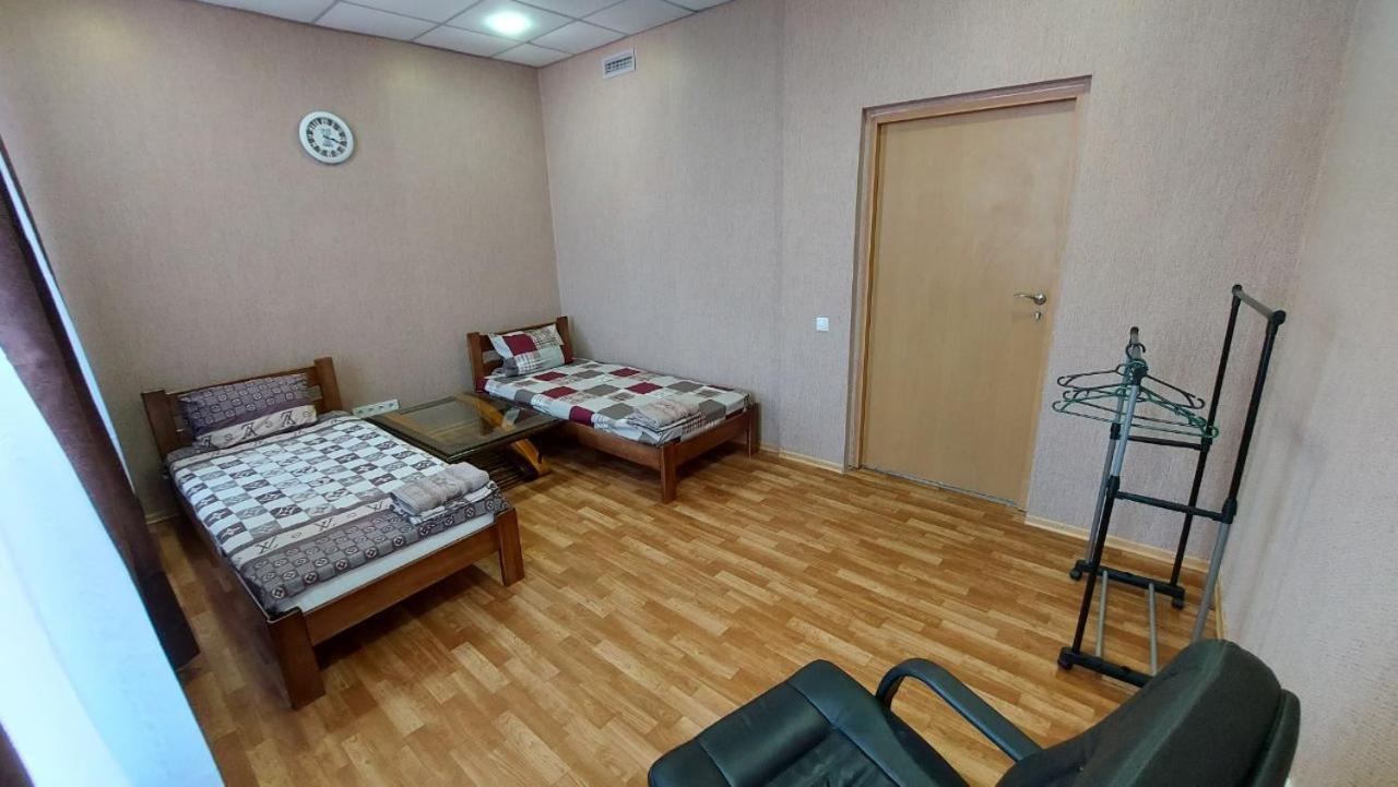 Отель Меридиан Zolotonosha Bagian luar foto