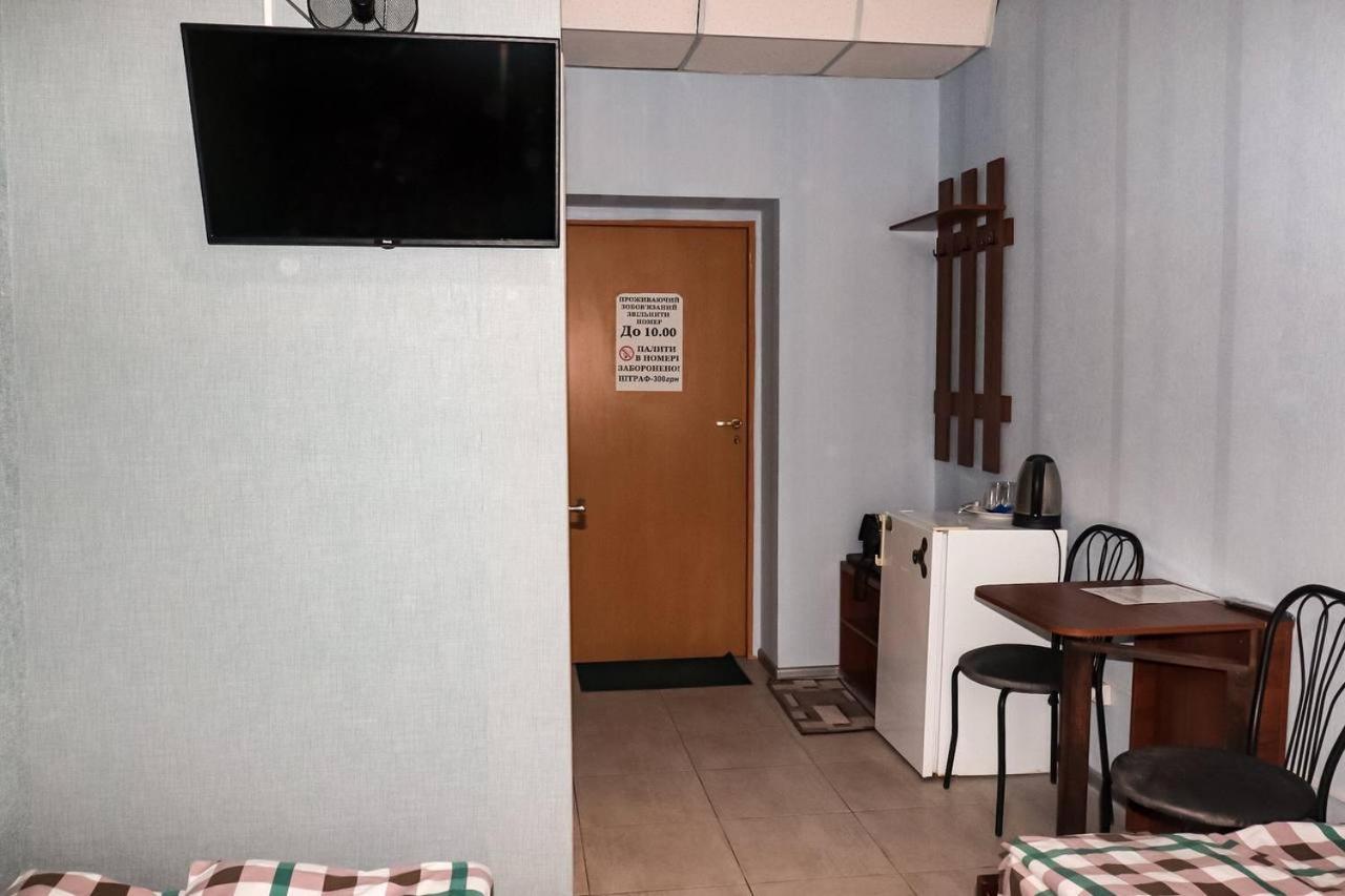 Отель Меридиан Zolotonosha Bagian luar foto