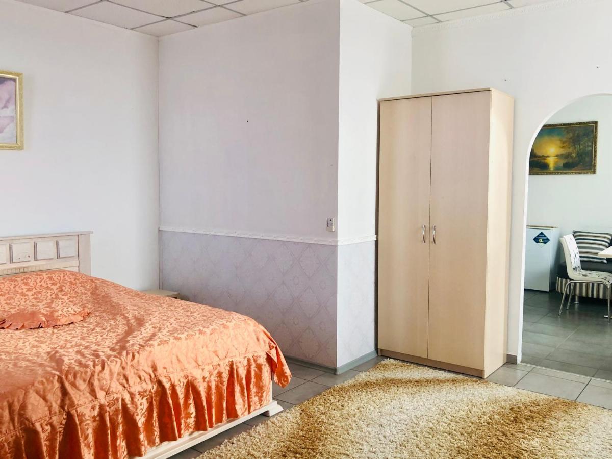 Отель Меридиан Zolotonosha Bagian luar foto