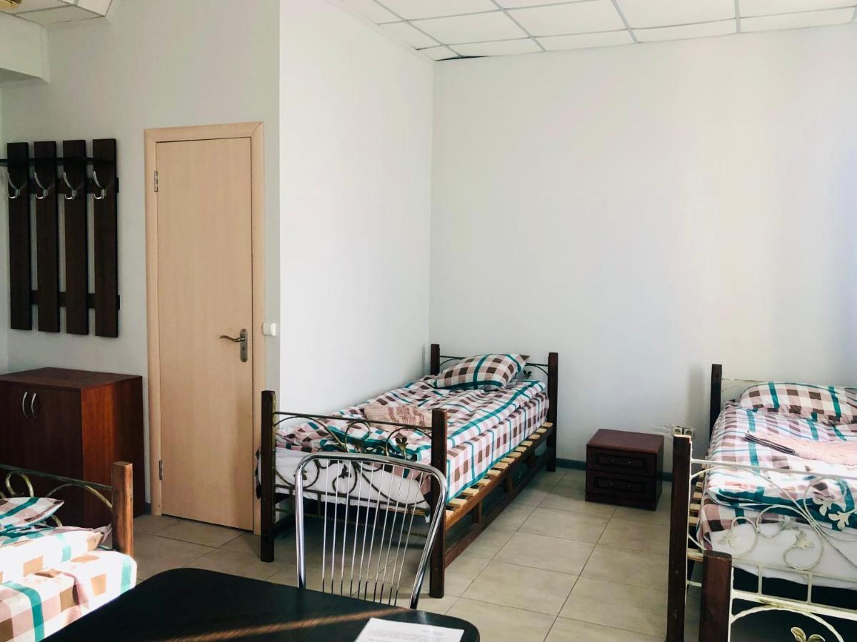 Отель Меридиан Zolotonosha Bagian luar foto