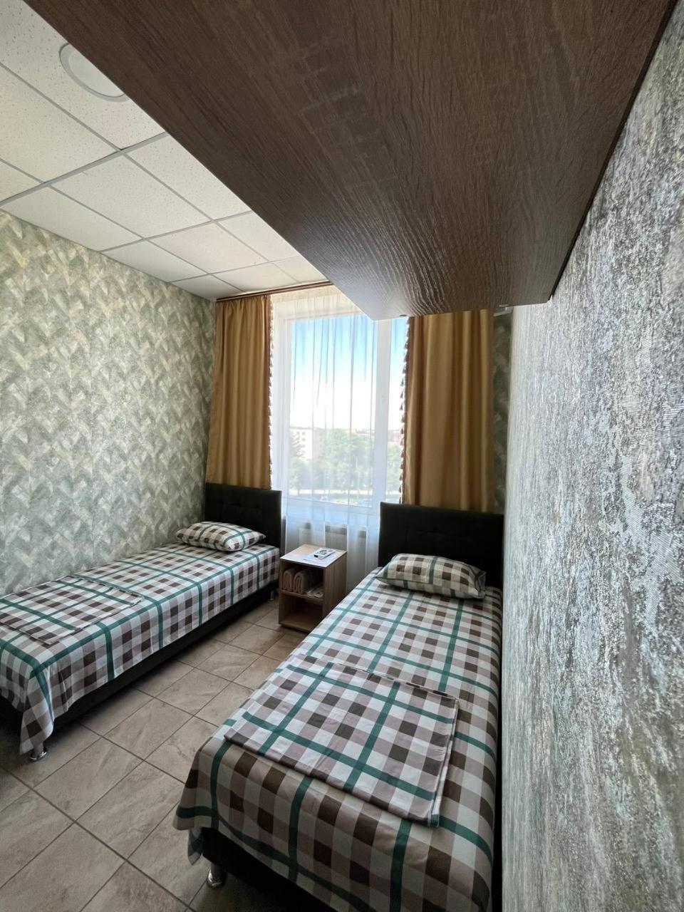 Отель Меридиан Zolotonosha Bagian luar foto